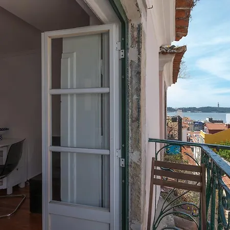 Chiado/bica * ליסבון